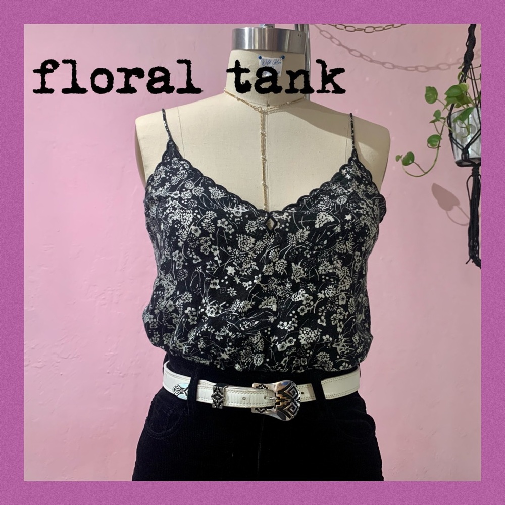 Black & white floral tank ~ M